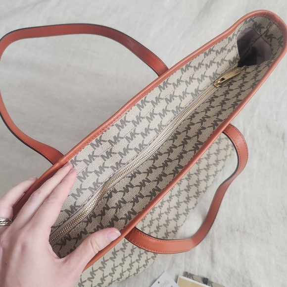 Michaels Kors Large Emry Tote in Nat/Orange - Picture 8 of 10